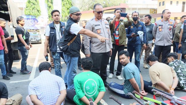 Polisi Gerebek Kampung Bahari Terkait Narkoba